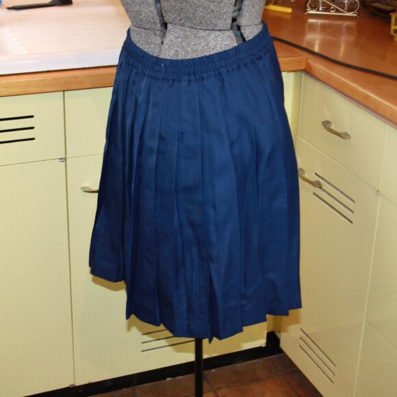 Esprit Mini Skirt - Picture 2 of 4